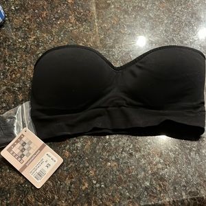 BRAND NWT! Size XS black strapless bra comes with straps